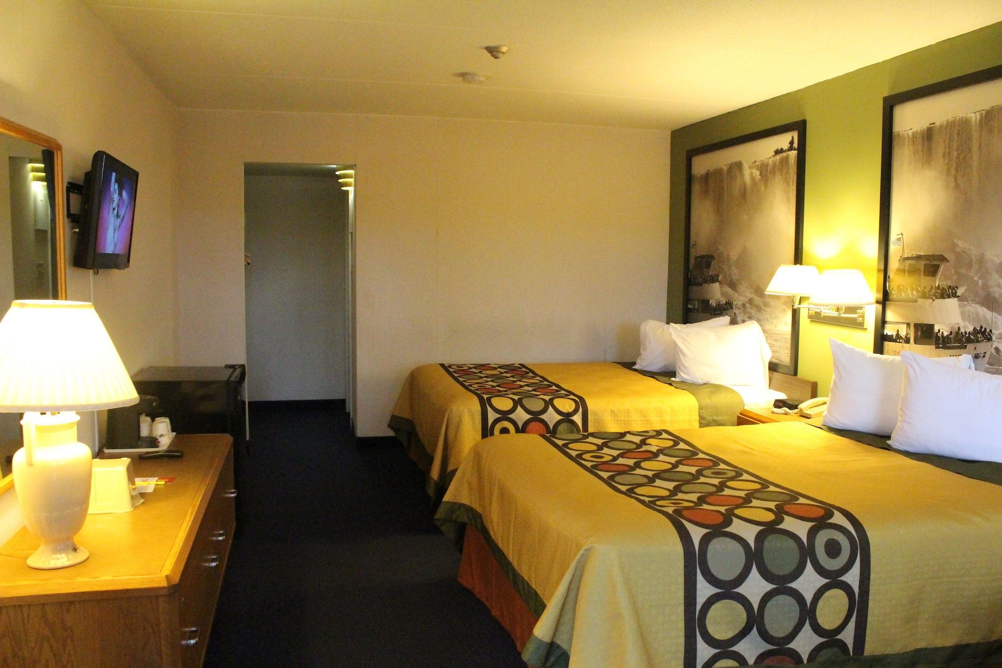 Super 8 By Wyndham North
