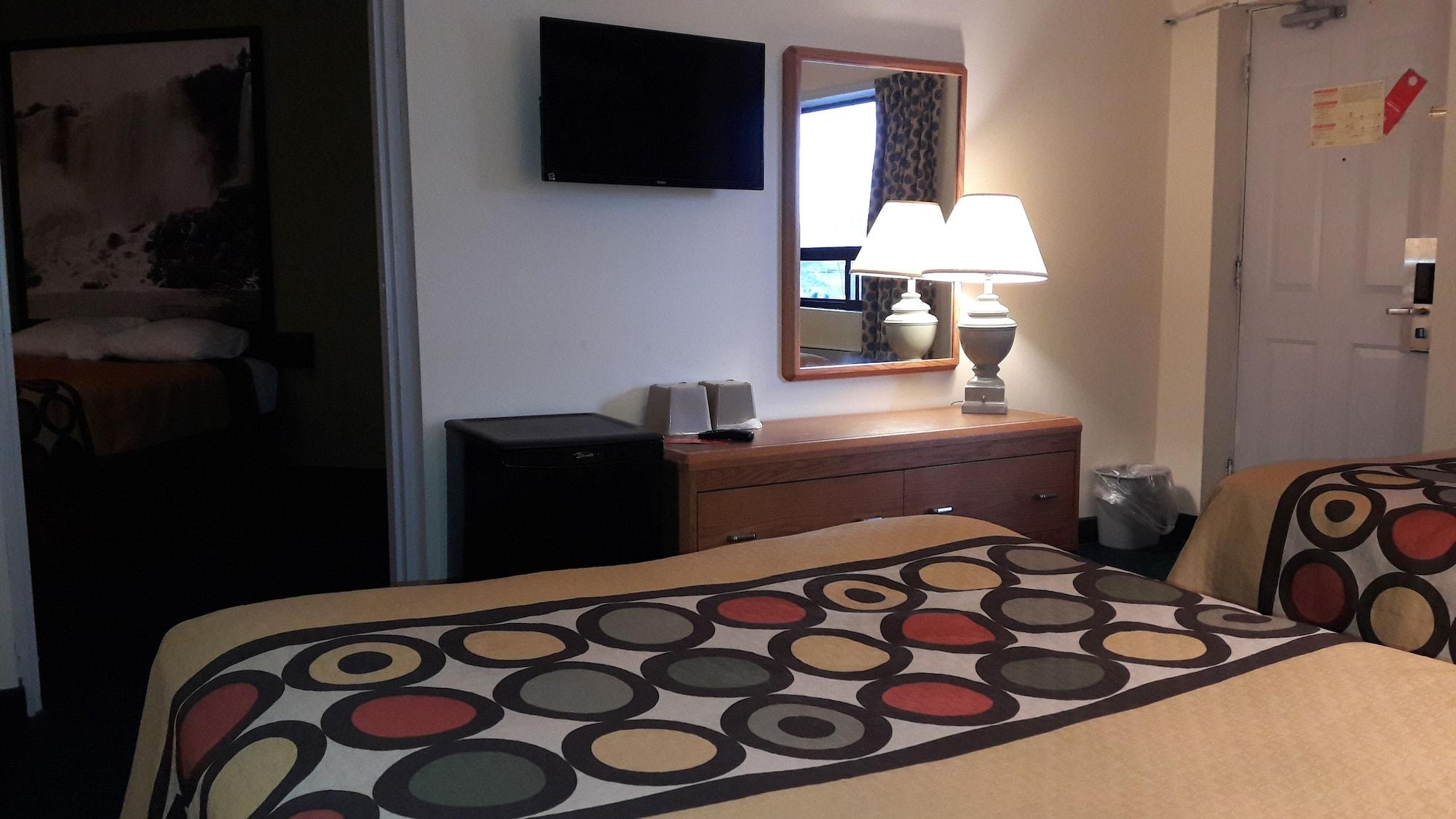 Super 8 By Wyndham North *
