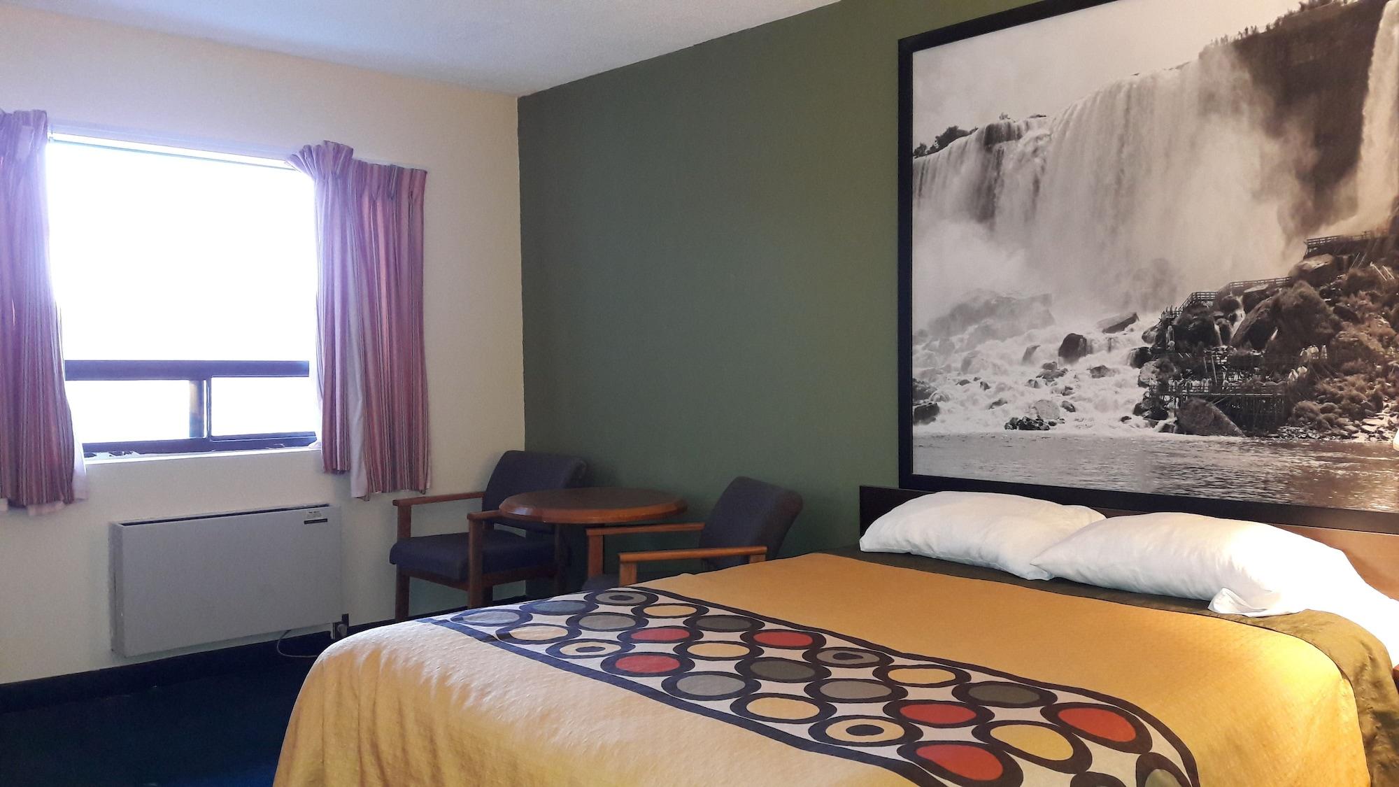 Super 8 By Wyndham North Hotel *