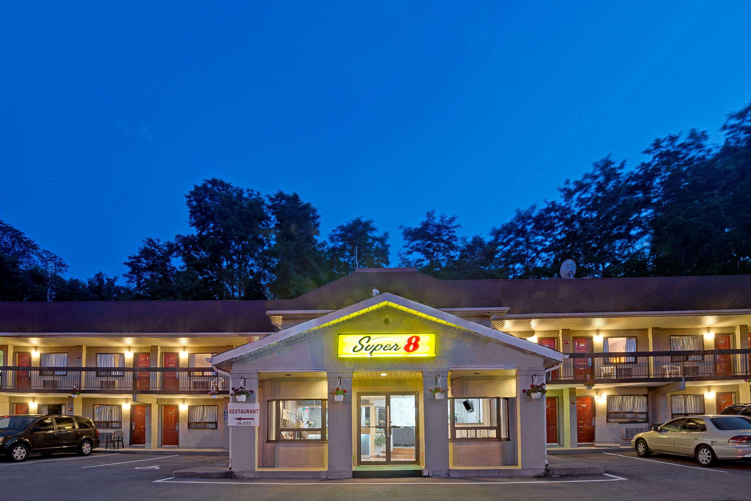 Super 8 By Wyndham North Hotel Niagara Falls