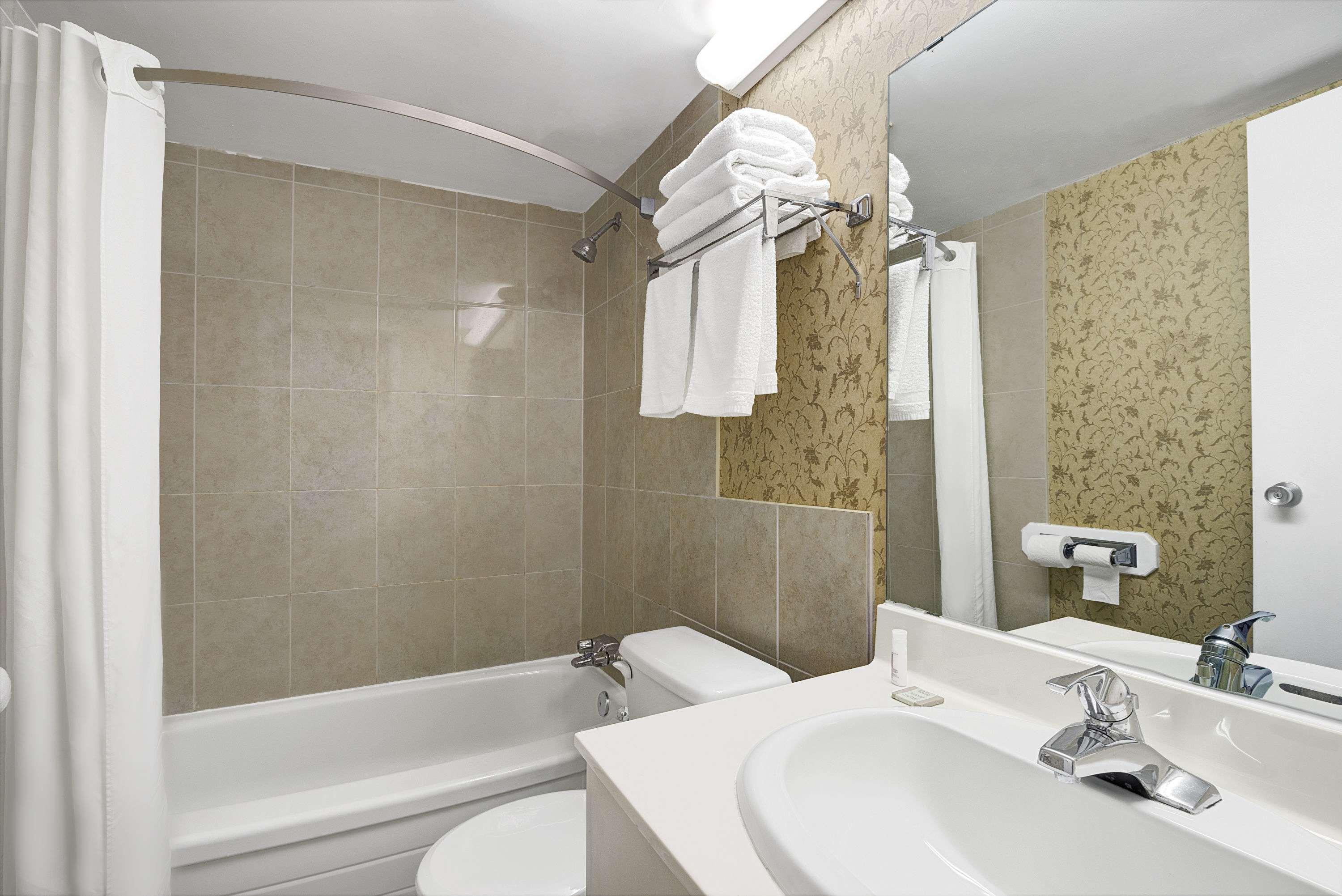 Hotel Super 8 By Wyndham North *