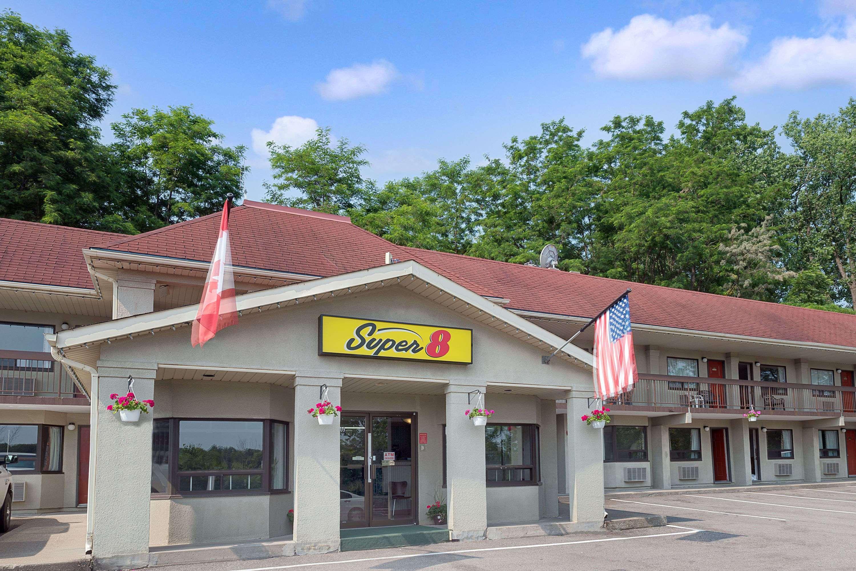 Hotel Super 8 By Wyndham North *