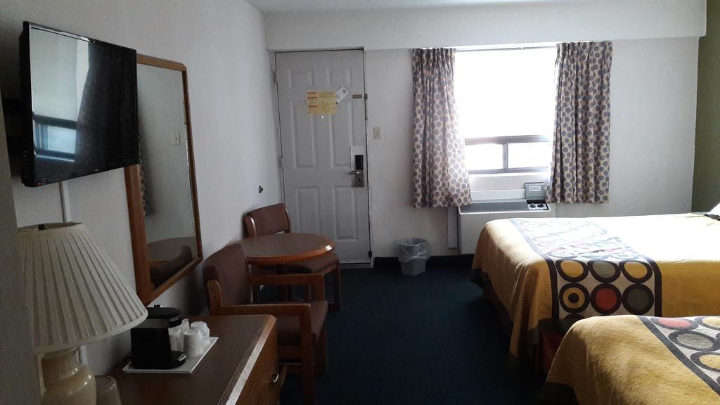 Hotel Super 8 By Wyndham North *